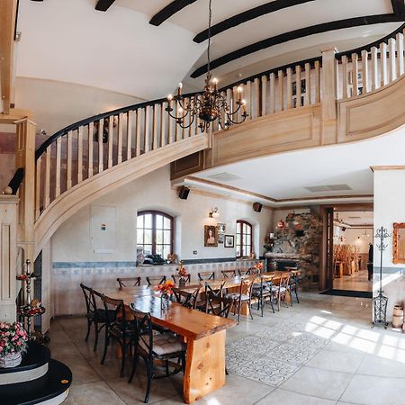 Kastely Grof Zichy Hotel Haniska Bagian luar foto