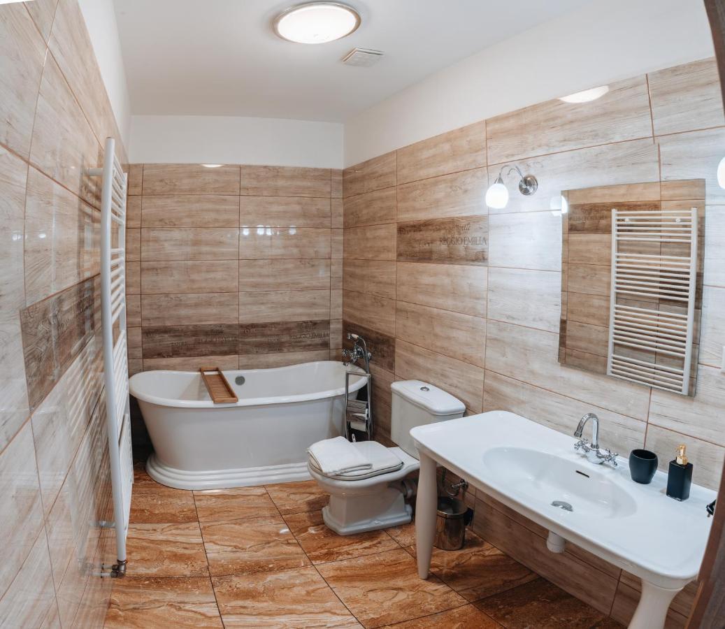 Kastely Grof Zichy Hotel Haniska Bagian luar foto