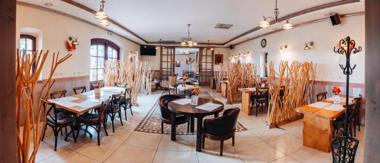 Kastely Grof Zichy Hotel Haniska Bagian luar foto