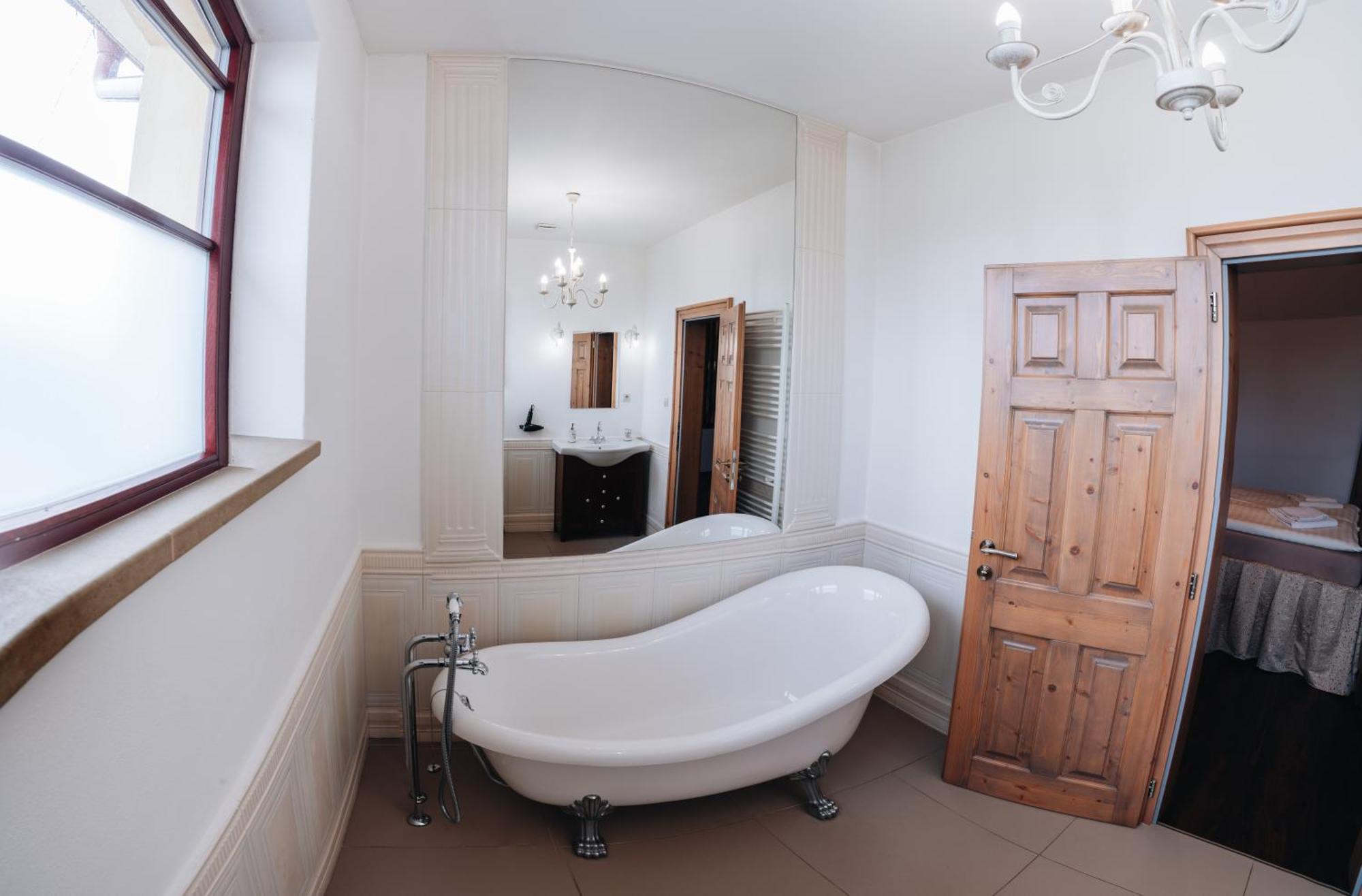 Kastely Grof Zichy Hotel Haniska Bagian luar foto