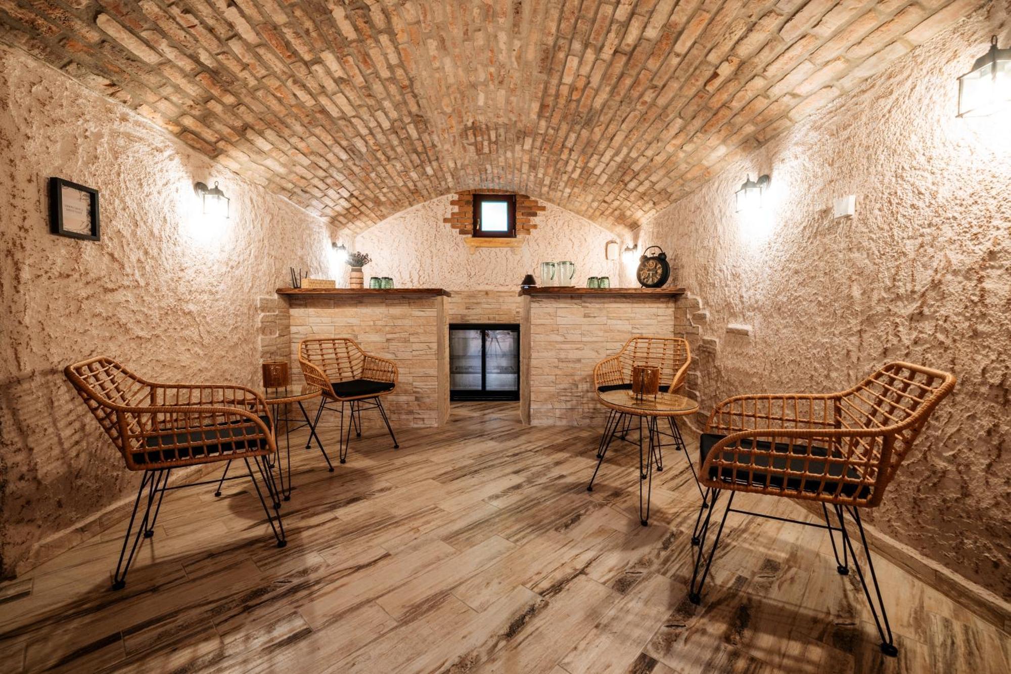 Kastely Grof Zichy Hotel Haniska Bagian luar foto